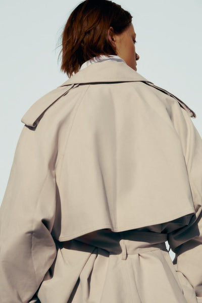 Trench-coat court ceinturé