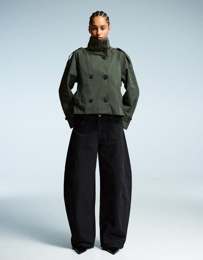 Trench-coat court