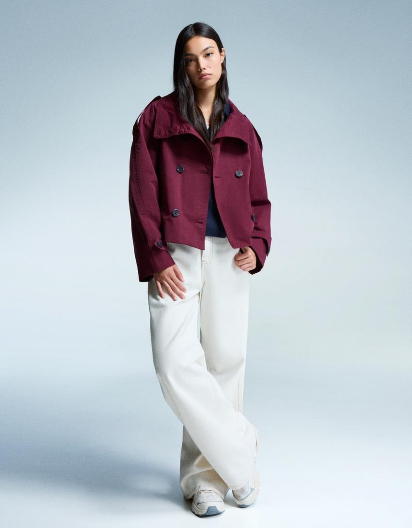 Trench-coat court