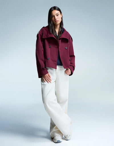 Trench-coat court