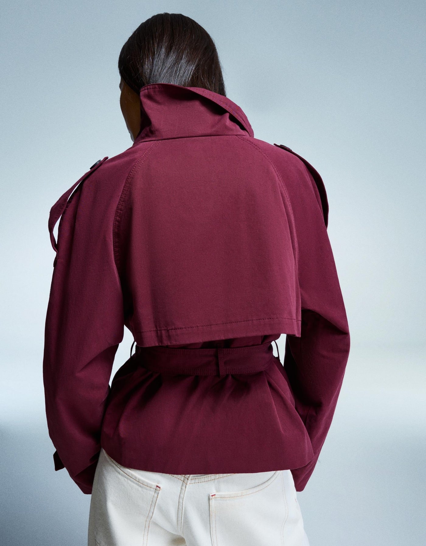 Trench-coat court