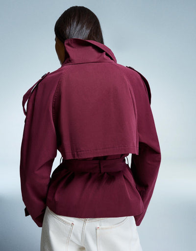 Trench-coat court