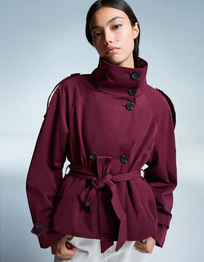 Trench-coat court