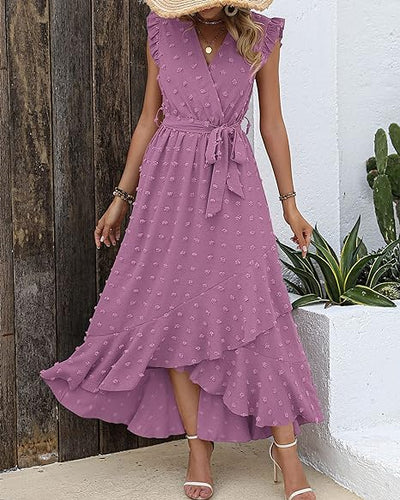 Robe longue avec tissu texturé et volants - Robe d'été élégante avec encolure en V et ceinture à nœuds