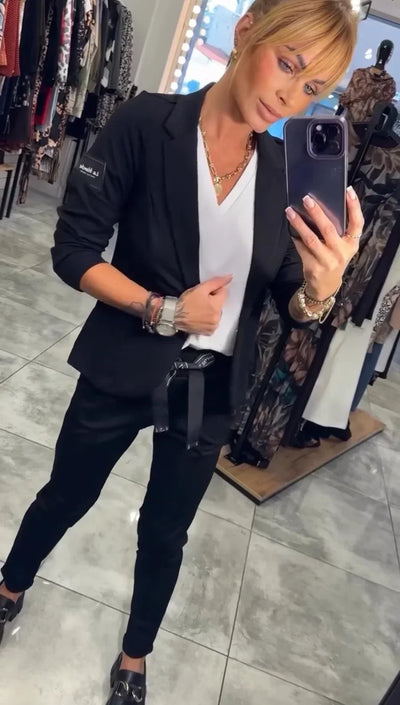 Lize| Un ensemble sur mesure avec une veste douce et un pantalon jogging confortable