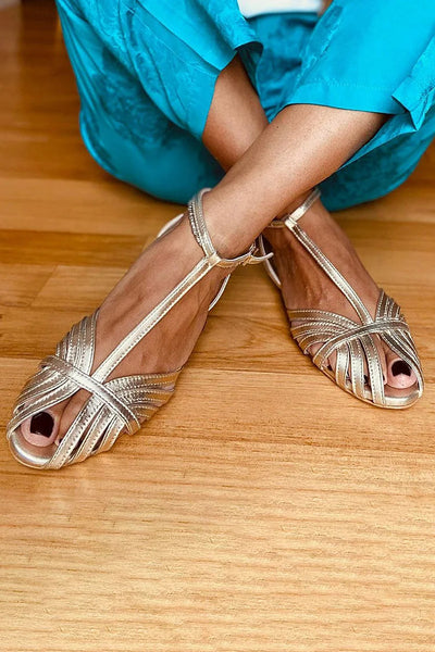 Giada™ | Sandales dorées à brides croisées et effet laminé