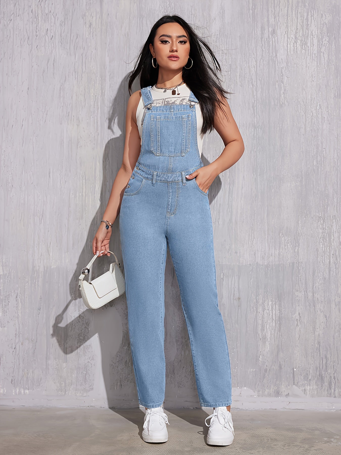 KRISTINE | Salopette en denim bleu clair à coupe régulière