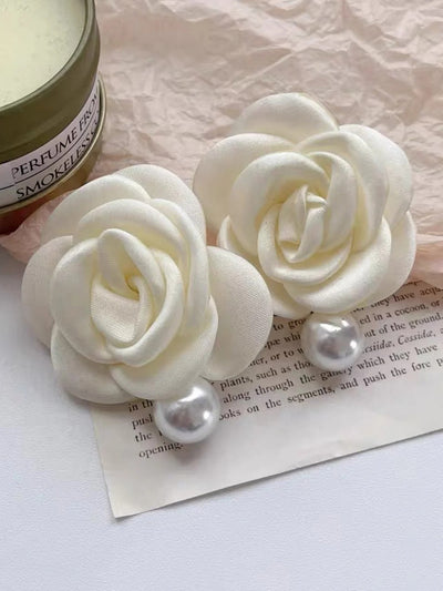 Boucles d'oreilles pendantes élégantes en imitation de perles et fleurs