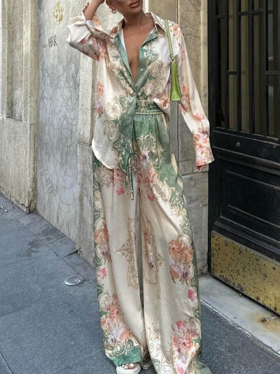 Ensemble ample en satin imprimé unique d'Antibes
