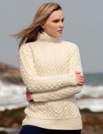 PULL LUXUEUX EN MAILLE TORSADÉE C4767