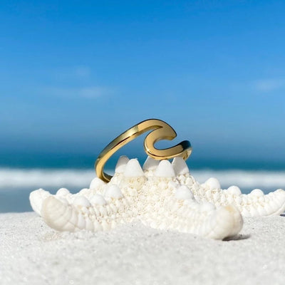 Bague en vagues dorées