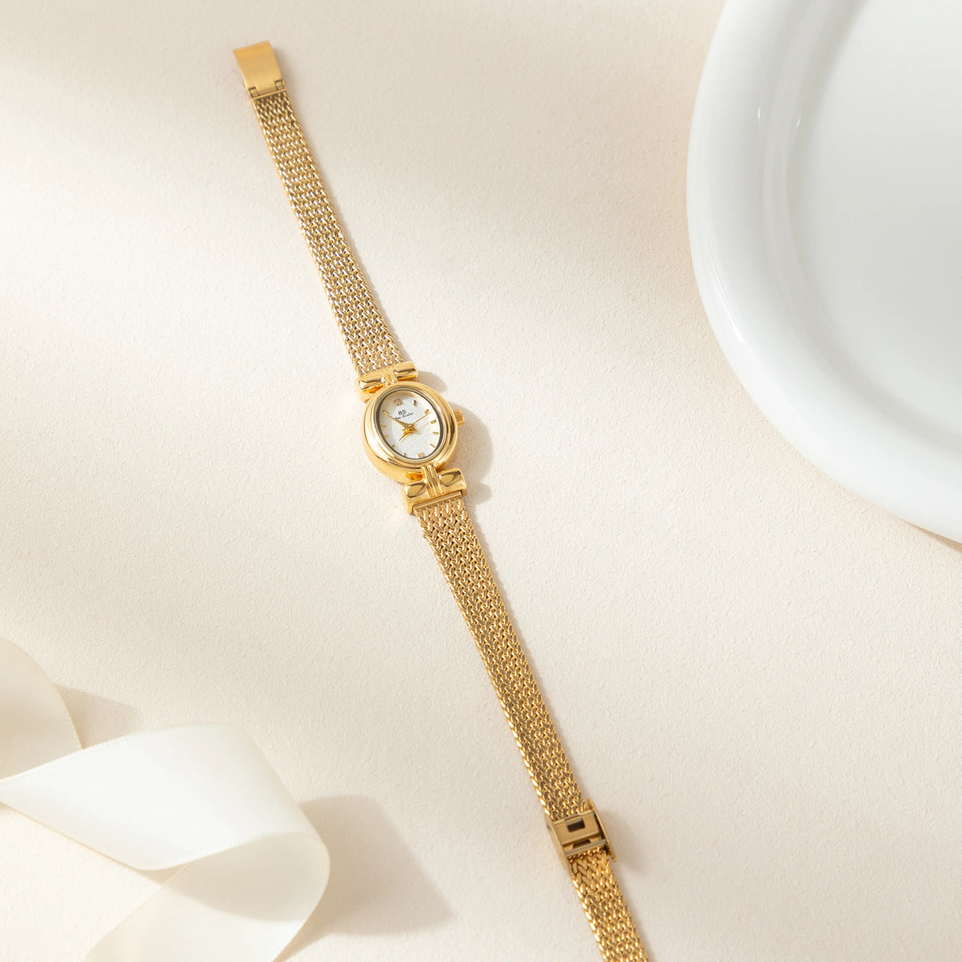 Mira™ | Montre Ovale Élégante