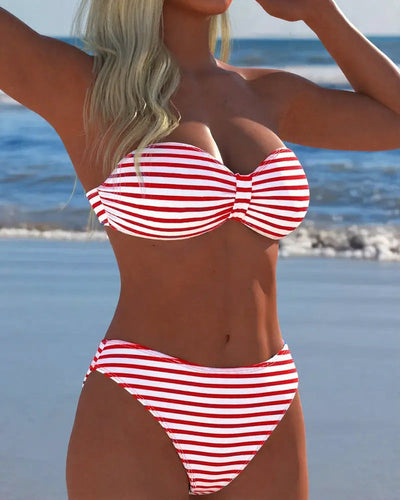 Maillot de bain à rayures triangle deux pièces