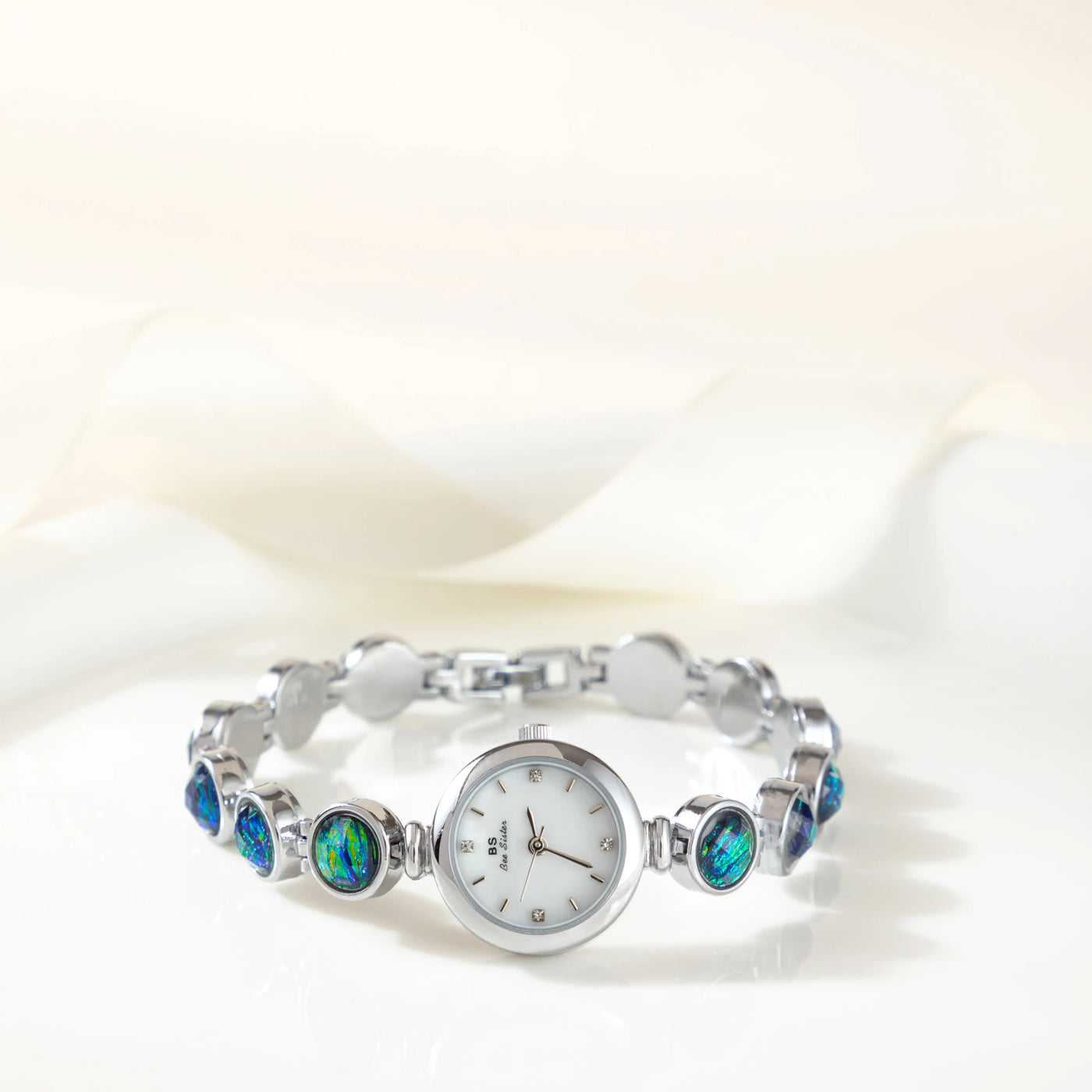 Nyra™ | Montre Bohème Élégante avec Perles Dorées