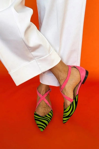 Zebrina™ | Ballerines zébrées à brides croisées et détails fuchsia