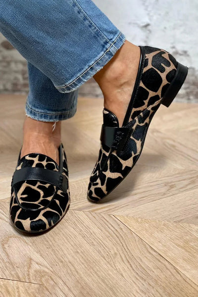 Sofia™ | Mocassins à imprimé animalier et bande élégante