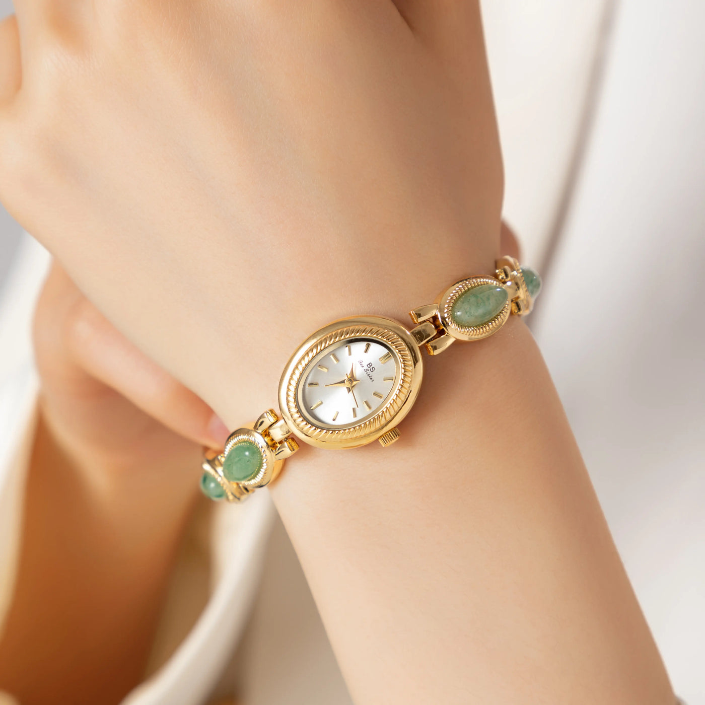 Runa™ | Montre Élégante au Design Contrasté