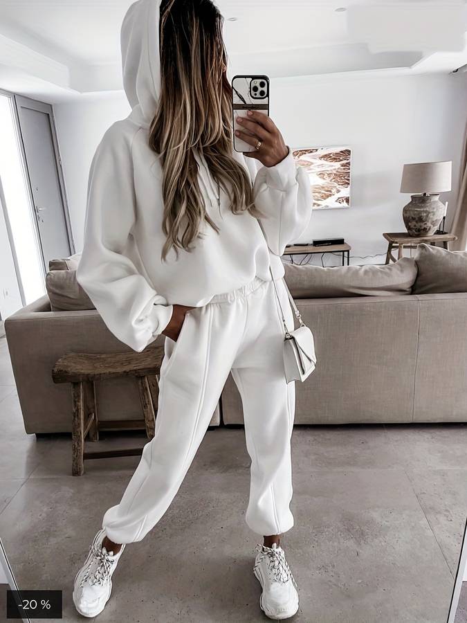 Karina - Ensemble stylisé à capuche et pantalon de survêtement pour femmes
