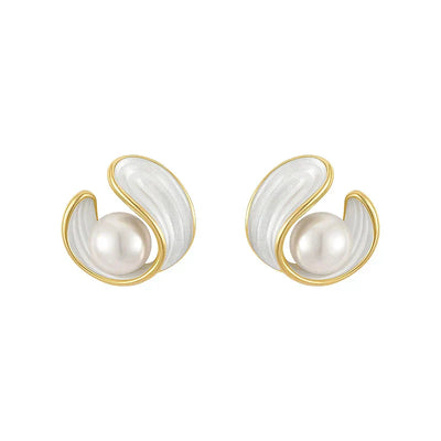 Boucles d'oreilles en opale blanche luxueuse avec perles en or