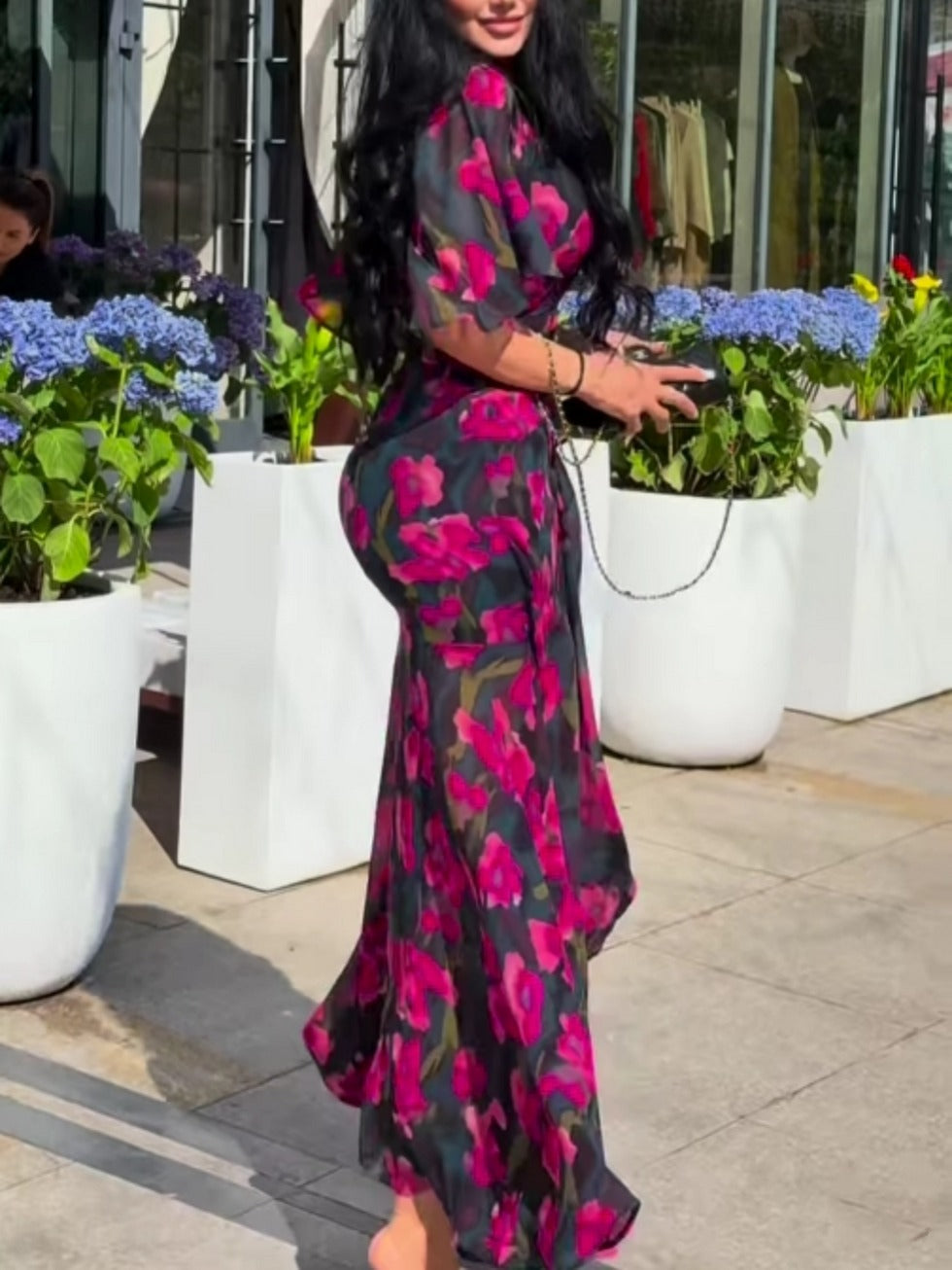 Robe imprimée rétro à col en V et manches trompette