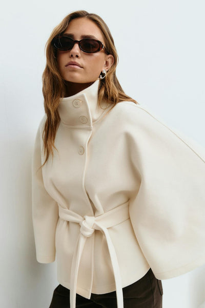 Veste cape à ceinture