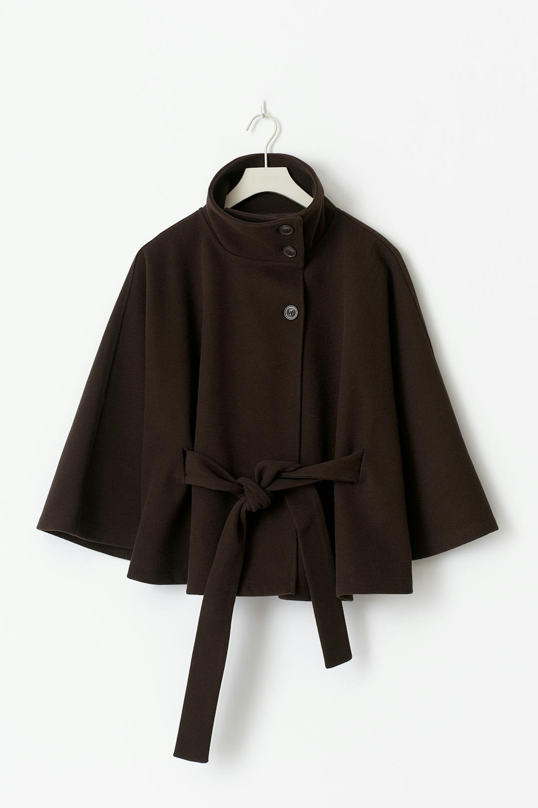 Veste cape à ceinture