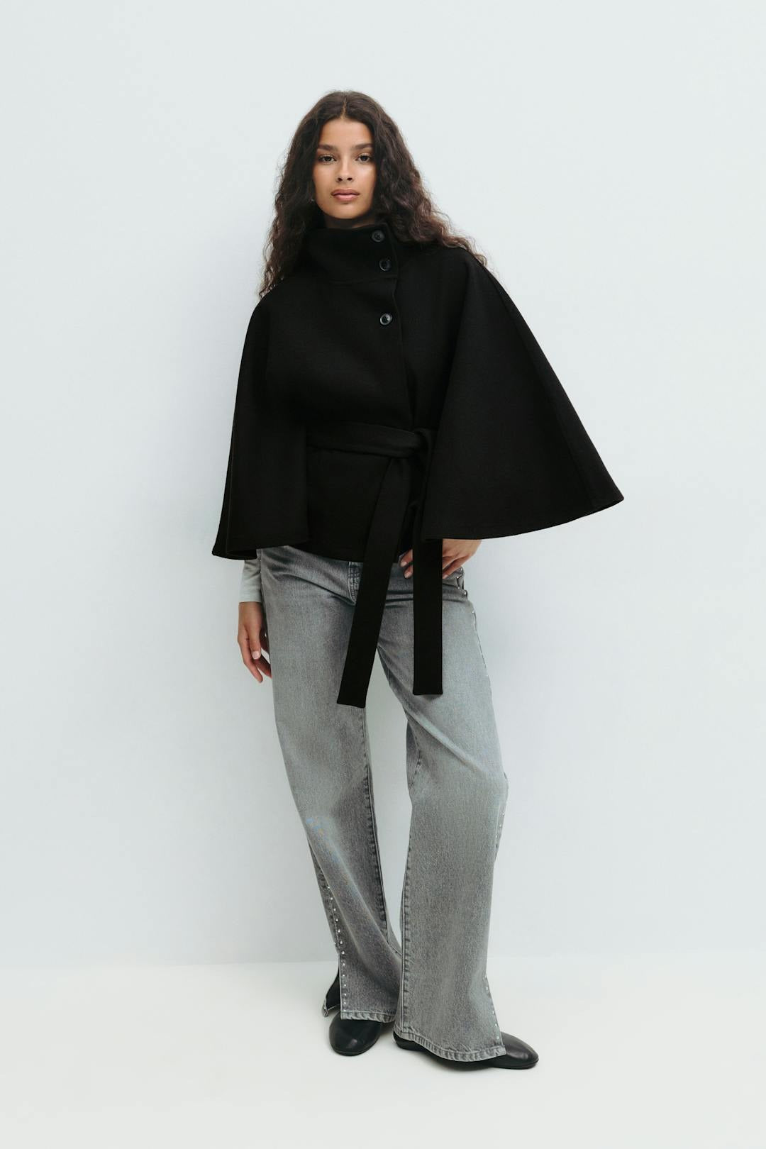 Veste cape à ceinture