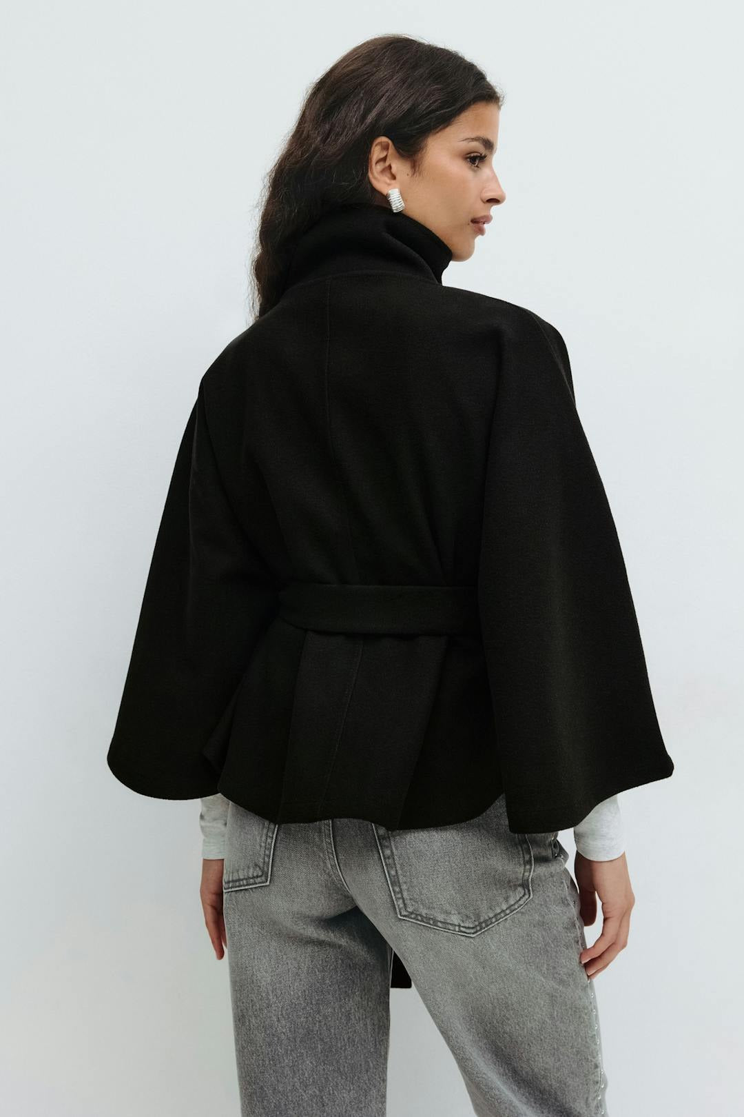 Veste cape à ceinture