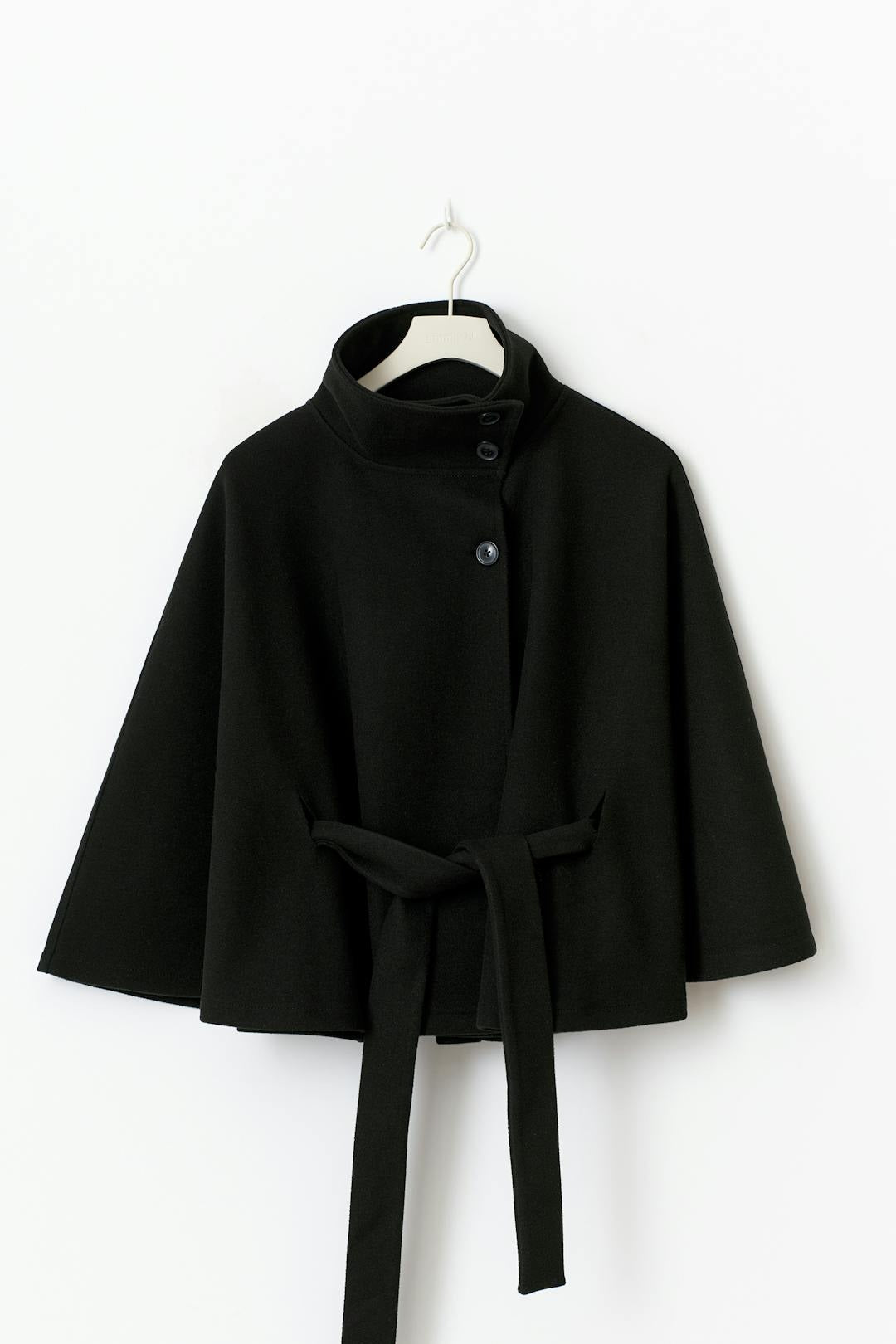 Veste cape à ceinture