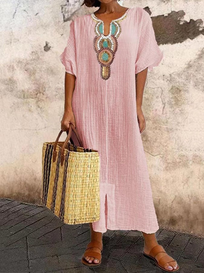 Robe caftan femme – Coupe ample – Tissu respirant – Encolure brodée – Longue fente