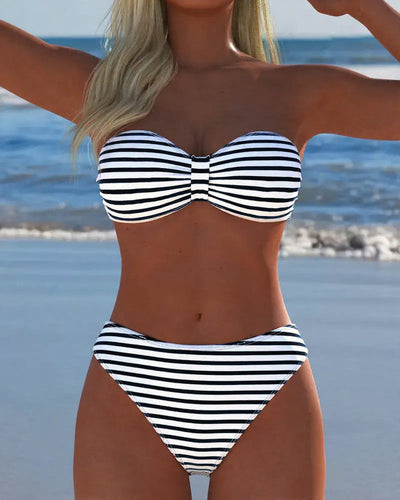 Maillot de bain à rayures triangle deux pièces