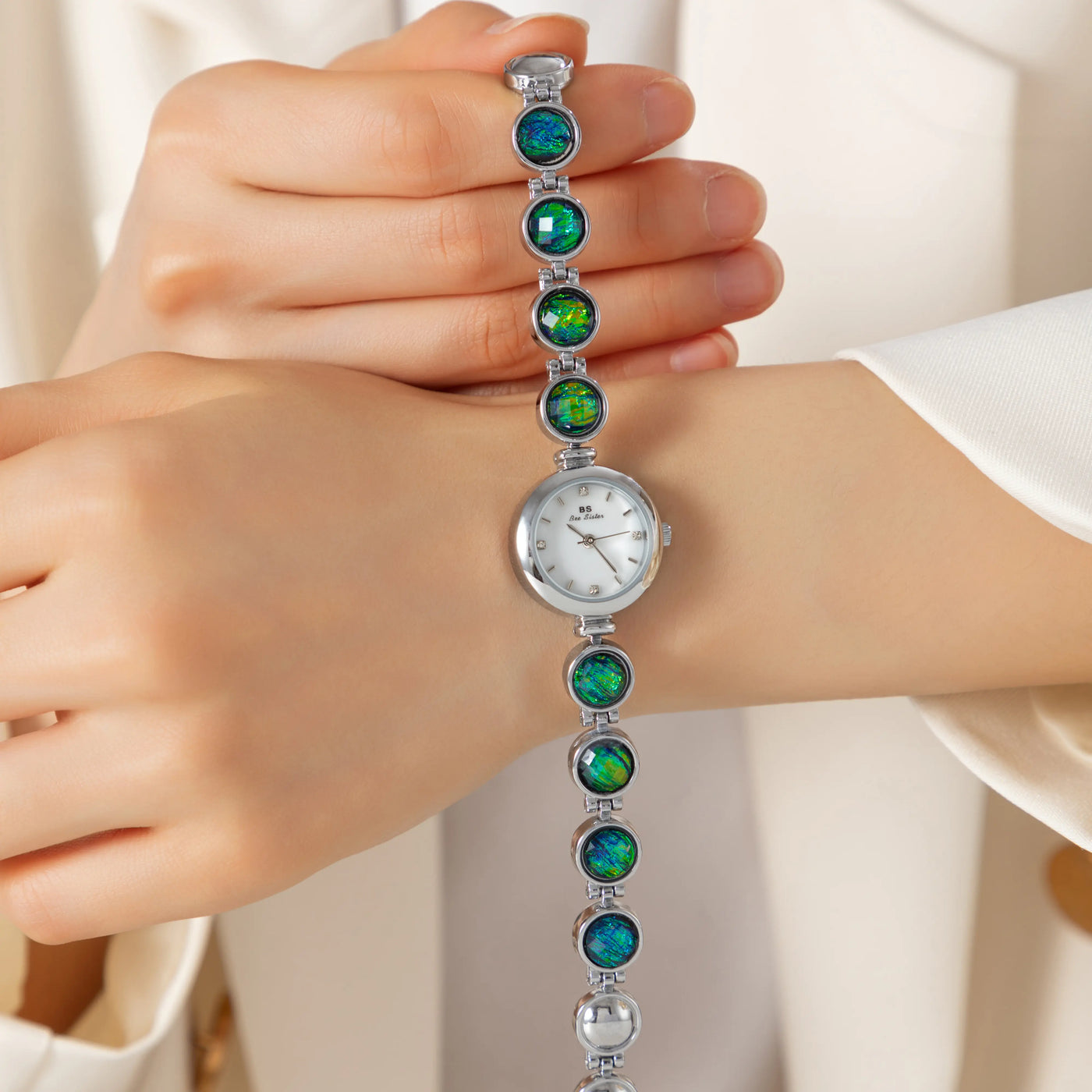 Nyra™ | Montre Bohème Élégante avec Perles Dorées