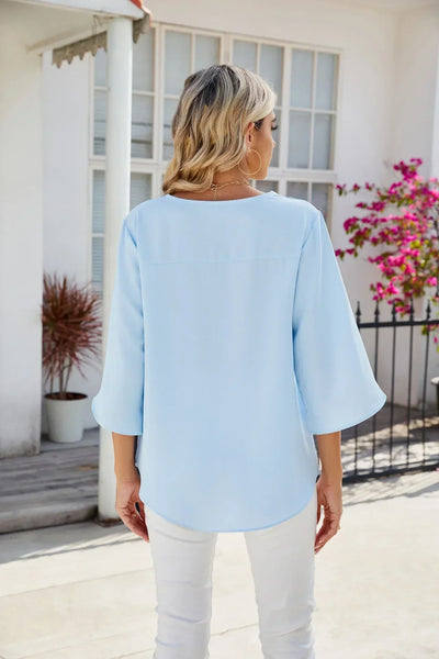 Helene™ | Blouse à col V