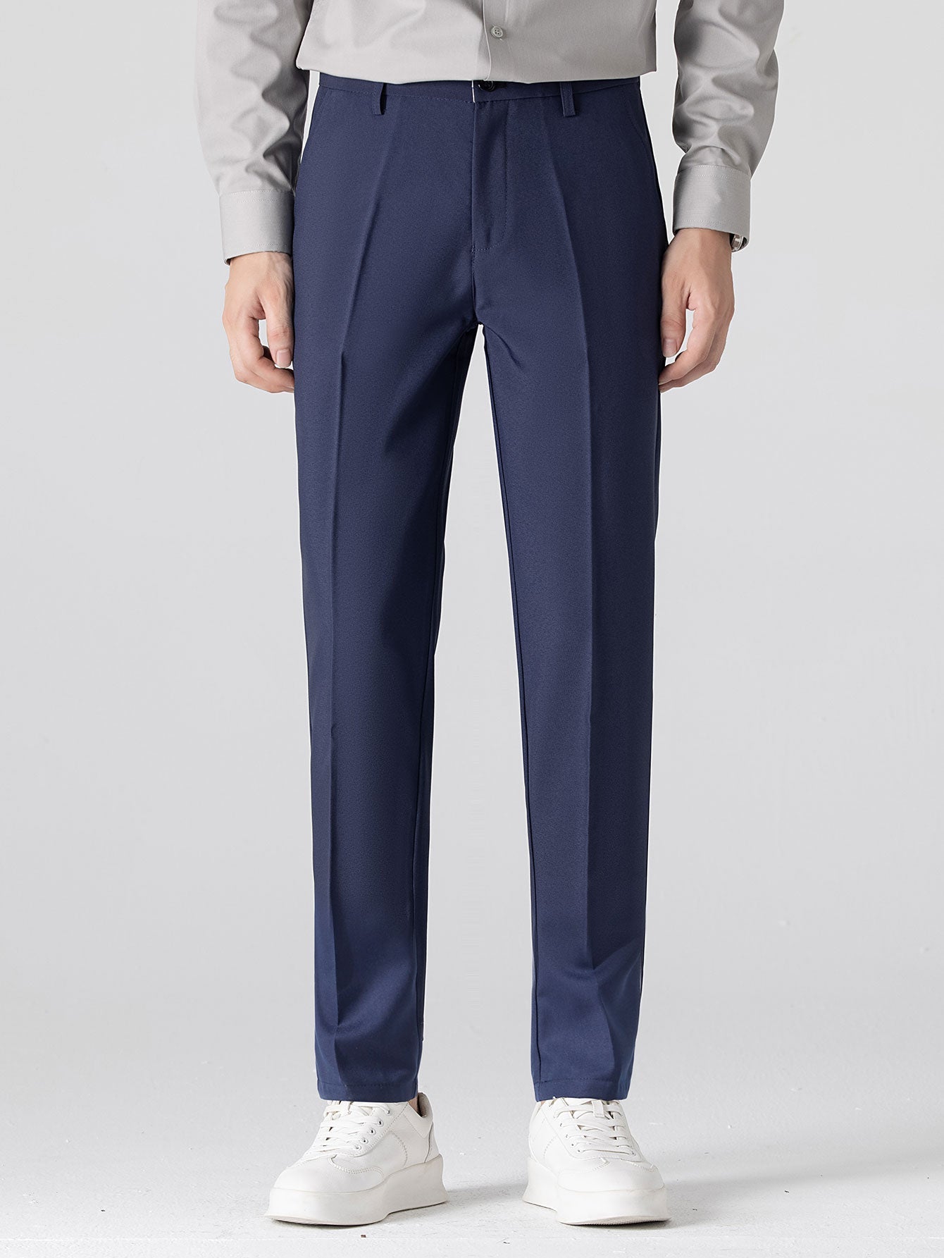 Pantalon Ajusté Fuselé en Tissu Léger