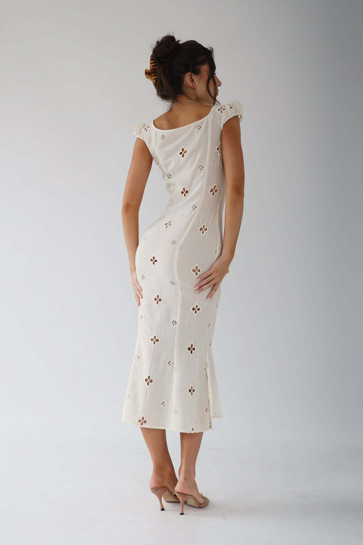 Sylvie | Robe Queue De Poisson Blanche Pour Femme | Midi