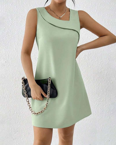 Robe À Col Asymétrique Sans Manches Élégante