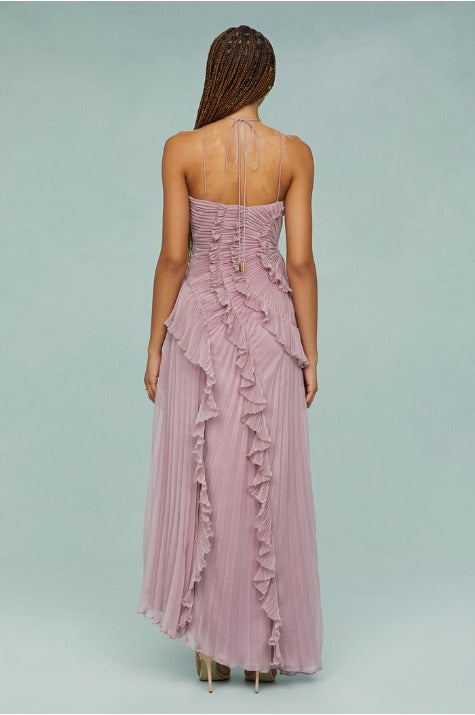 Maxi robe plissée avec ourlet et décolleté à volants