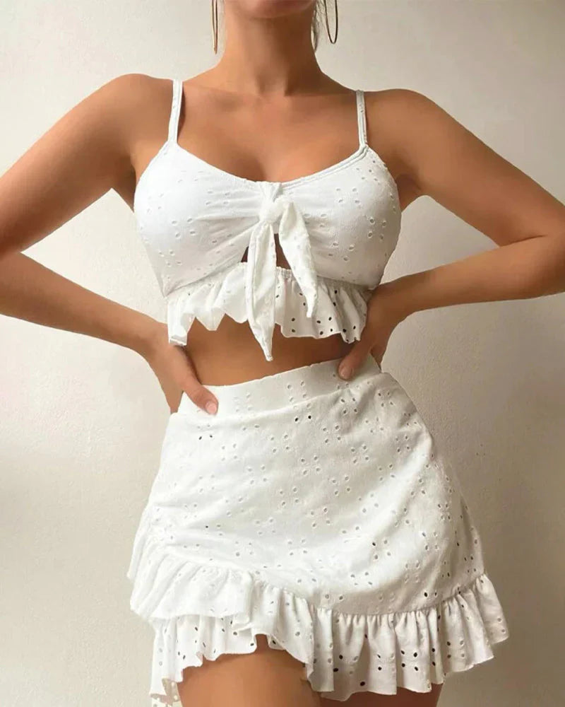 Bikini femme – Ensemble coordonné – Détail broderie – Taille élastique – Finition volantée