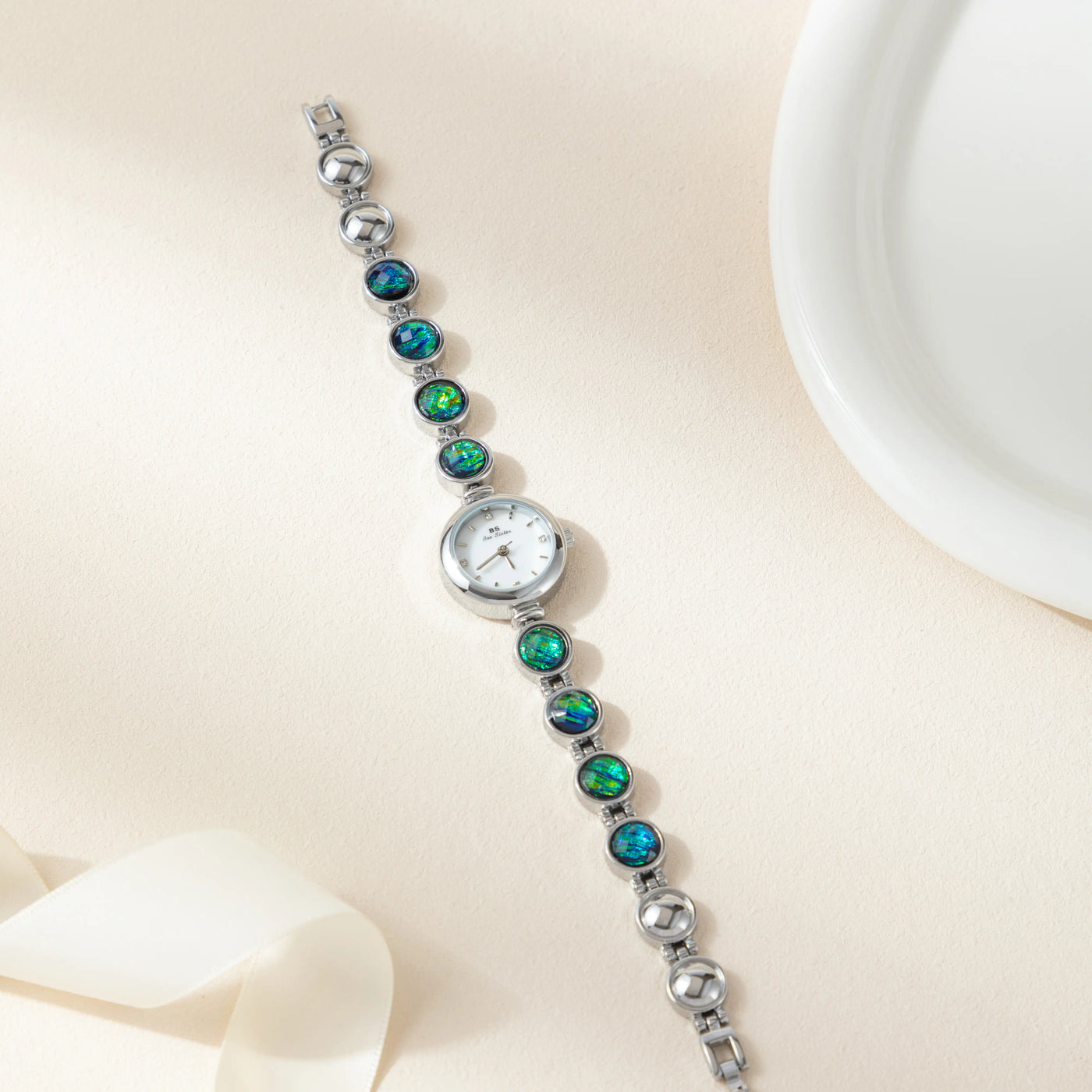 Nyra™ | Montre Bohème Élégante avec Perles Dorées