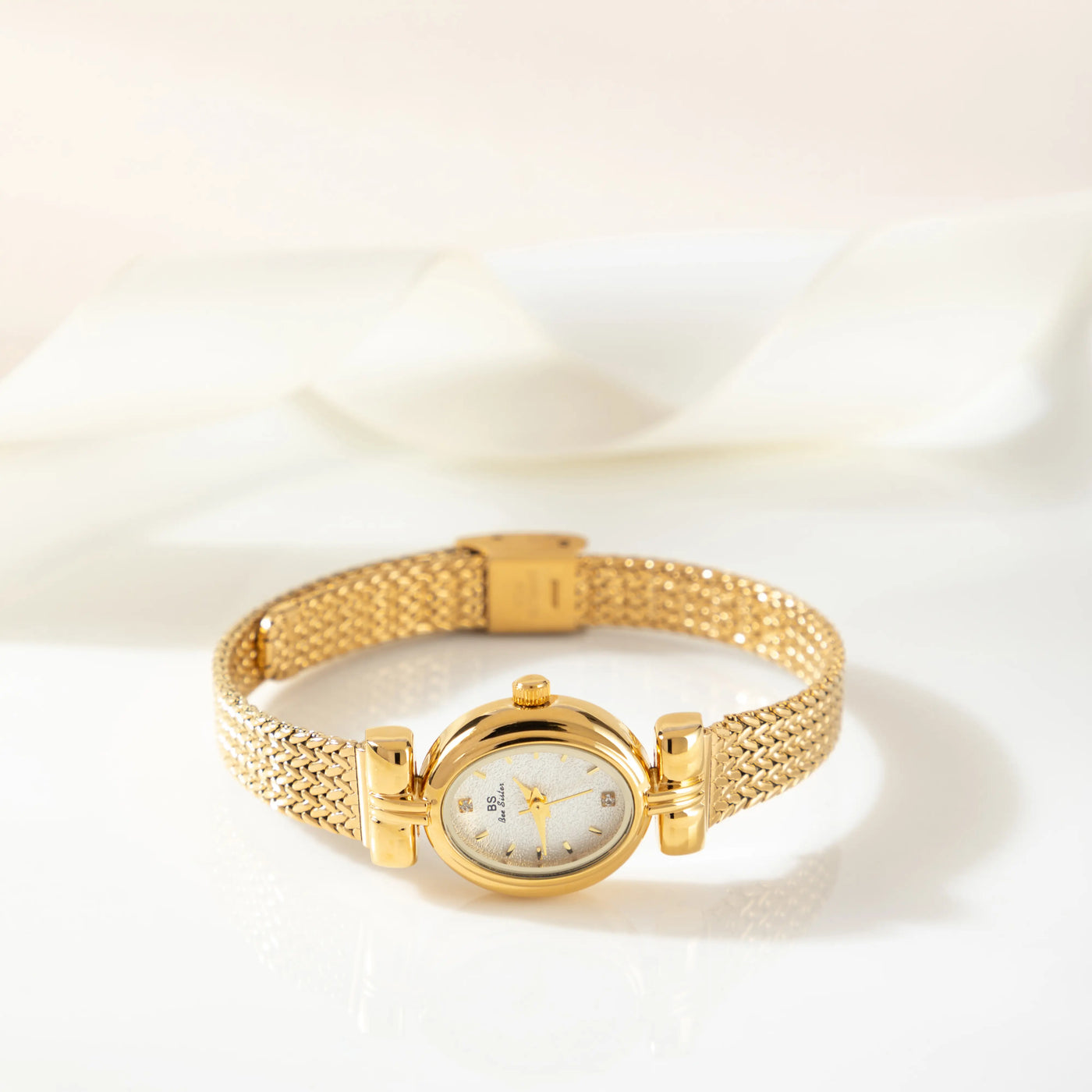 Mira™ | Montre Ovale Élégante