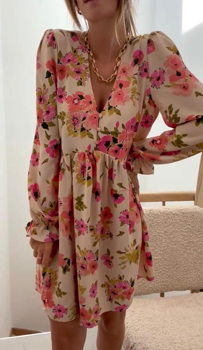 Robe à manches longues et col en V