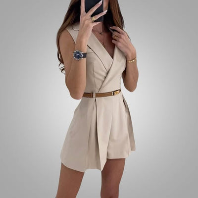 Combinaison cintrée sur mesure avec ceinture