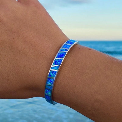 Bracelet en argent avec pierre d'opale bleue