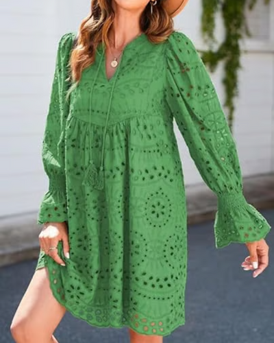 Liliane | Robe Courte en Dentelle à Charme Intemporel