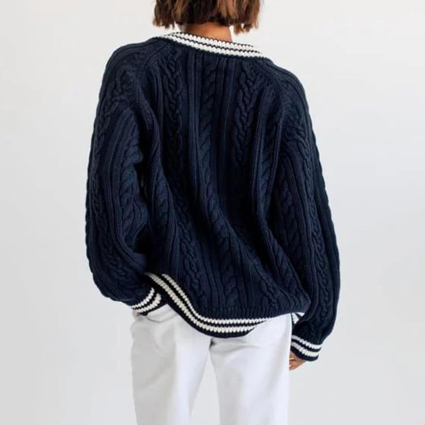 Gabriele™ | Pullover à tressage avec col en v