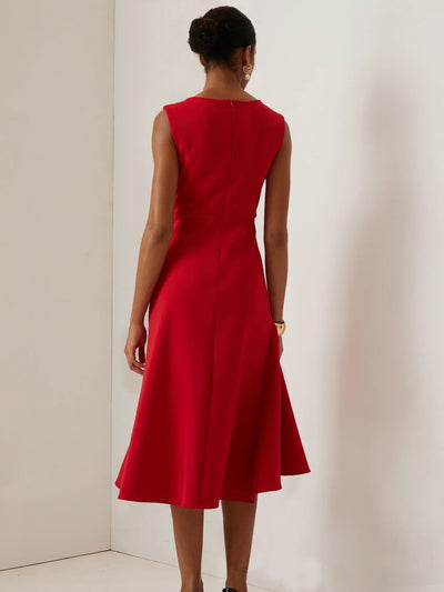 Robe sans manches avec taille torsadée