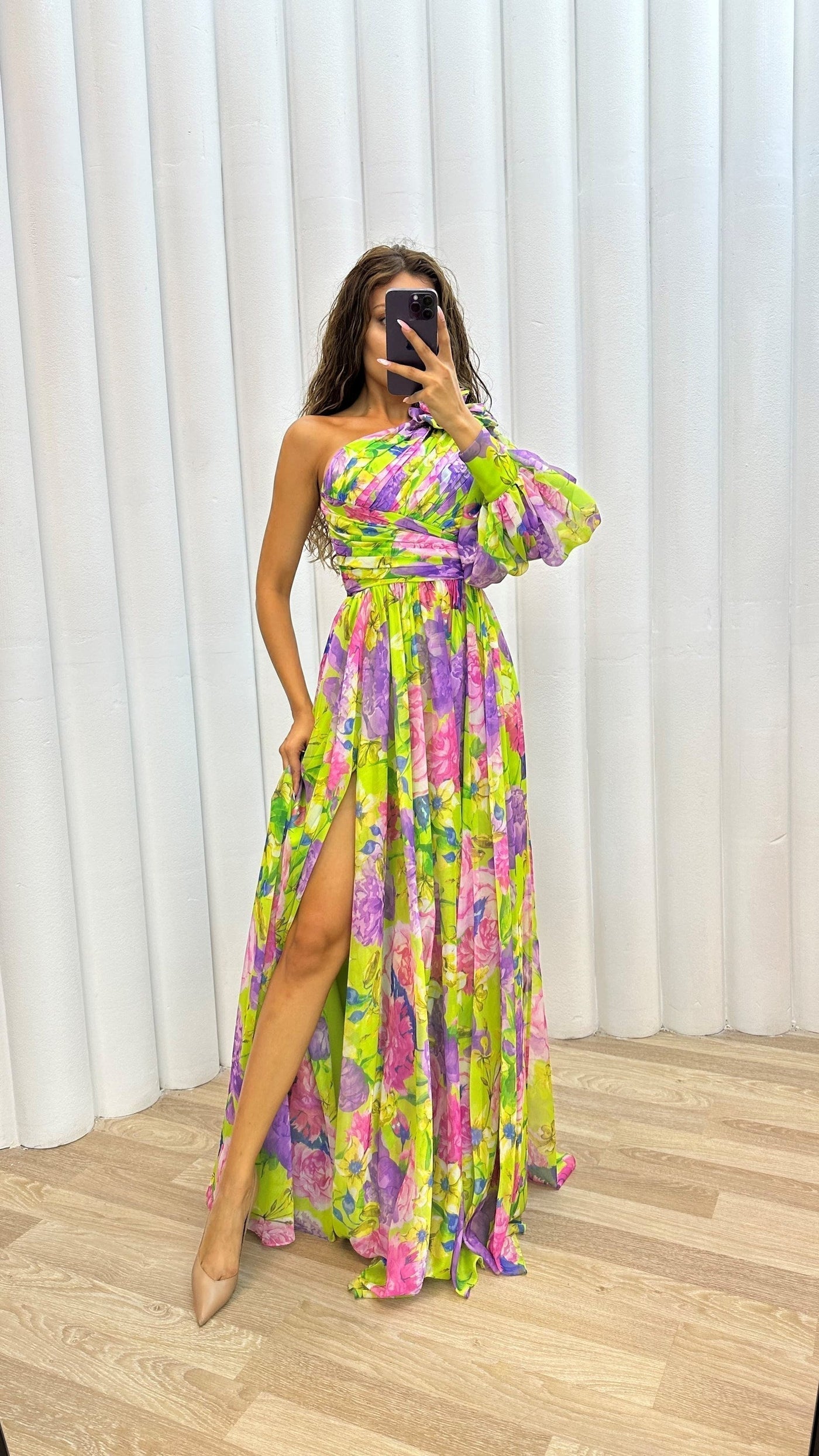 Robe longue femme – Épaule dénudée – Fente haute – Imprimé fleuri – Tissu fluide