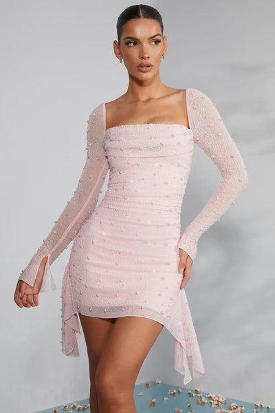 Mini-robe à manches longues et col décoré