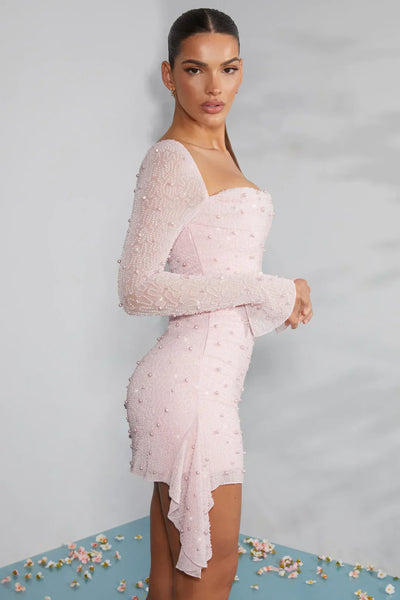 Mini-robe à manches longues et col décoré