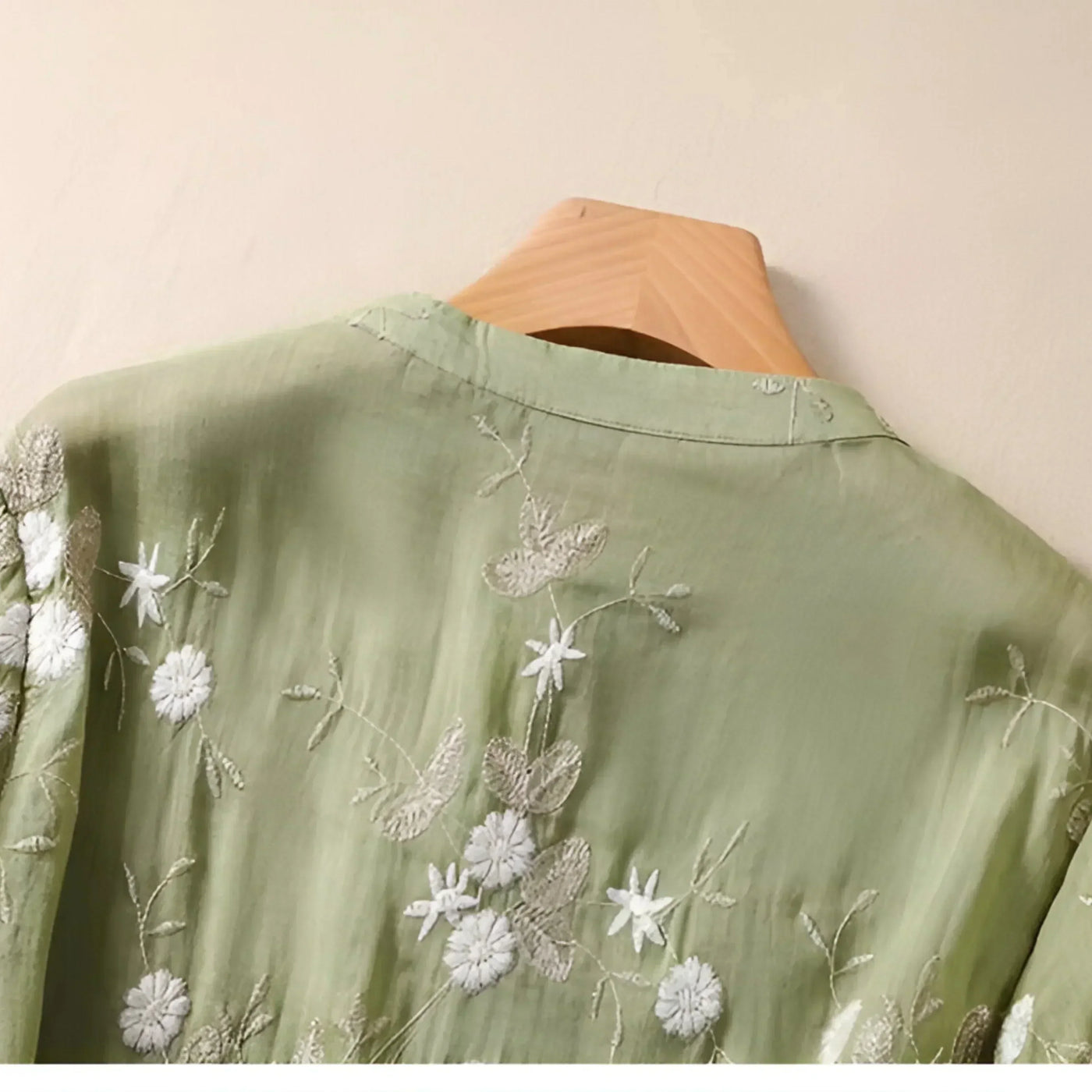 Blouse Femme – Coupe Décontractée – Fibres Naturelles – Broderie Florale – Manches 3/4